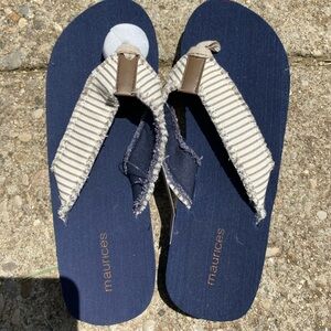 Maurices new with tags size 8 flip-flops
SAN- 9